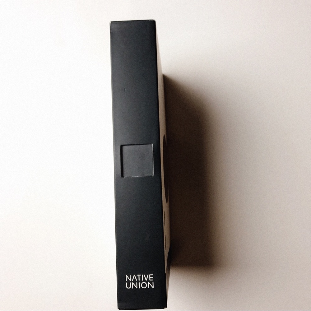 Native Union Drop Wireless Charger - Picture 3 of 6